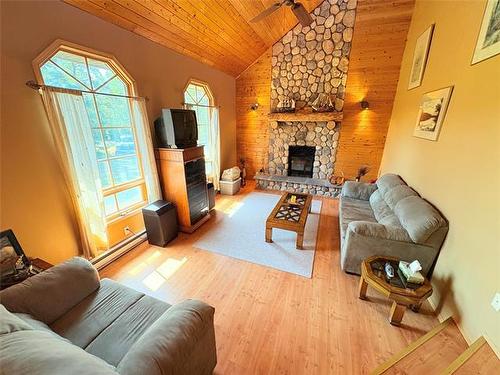 90 Shoreline Dr, Alexander, MB 