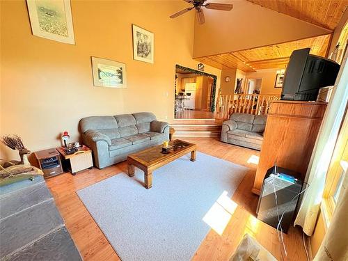 90 Shoreline Dr, Alexander, MB 
