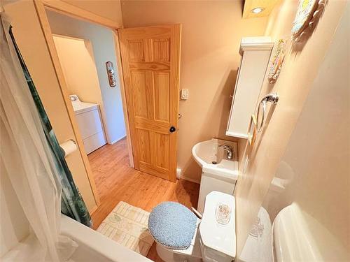 90 Shoreline Dr, Alexander, MB 
