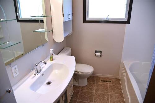 42 Siddall Cr, Winnipeg, MB 