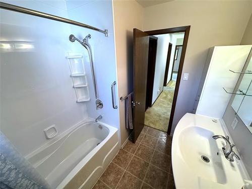 42 Siddall Cr, Winnipeg, MB 