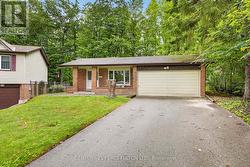 11 ALDERGROVE CIRCLE Barrie, ON L4M 4W6