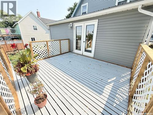 325 3Rd Avenue S, Weyburn, SK 