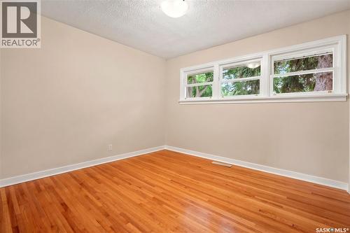 2928 Queen Street, Regina, SK 