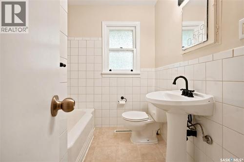2928 Queen Street, Regina, SK 