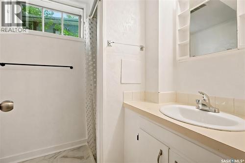 2928 Queen Street, Regina, SK 