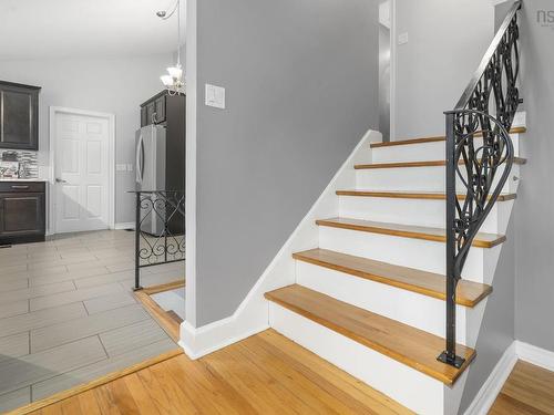 25 Dumbarton Avenue, Dartmouth, NS 