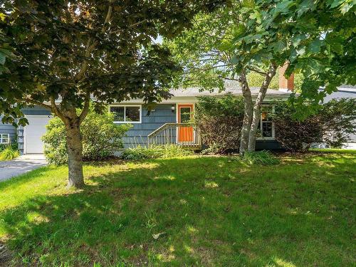 25 Dumbarton Avenue, Dartmouth, NS 