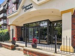 403 115 Ochterloney Street  Dartmouth, NS B2Y 4W8