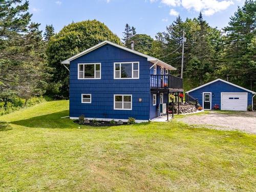 19 Spruce Lane, Hebron, NS 