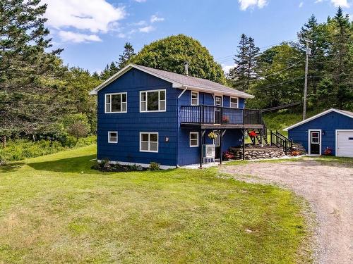 19 Spruce Lane, Hebron, NS 