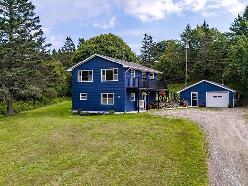 19 Spruce Lane, Hebron, NS 
