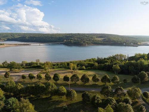 7 Colonial Arms Drive, Deep Brook, NS 