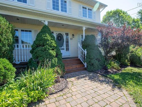 17 Evergreen Crescent, Lantz, NS 