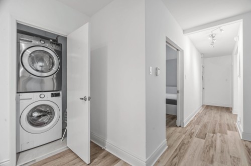 Salle de lavage - 501-3445 Rue Drummond, Montréal (Ville-Marie), QC 