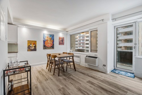 Salle à manger - 501-3445 Rue Drummond, Montréal (Ville-Marie), QC 