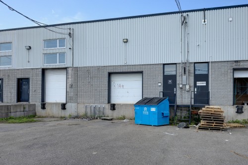 Back of Structure - 130-268 Boul. Pierre-Boursier, Châteauguay, QC 