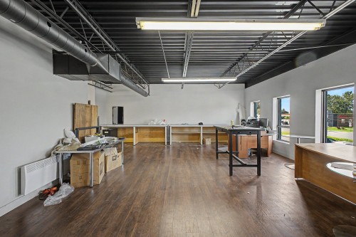 Warehouse - 130-268 Boul. Pierre-Boursier, Châteauguay, QC 