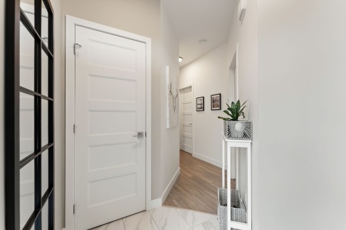 Hall d'entrée/Vestibule - 559 Rue Des Écoliers, Granby, QC 
