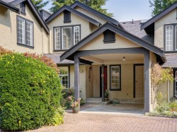 #10-2566 Penrhyn St  Saanich, BC V8B 1G1