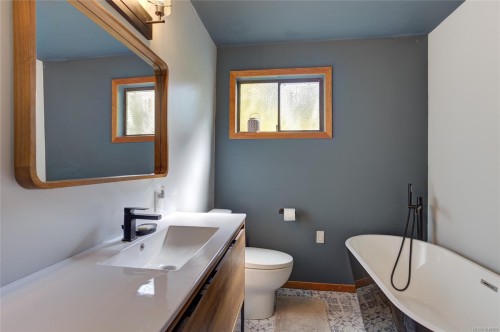 10545 Cypress Rd, Youbou, BC 