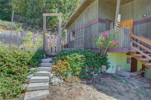 10545 Cypress Rd, Youbou, BC 