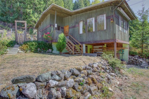 10545 Cypress Rd, Youbou, BC 