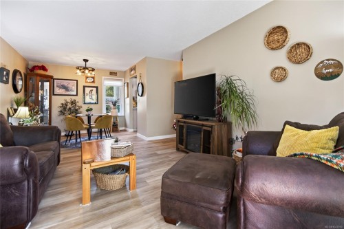 #104-220 Back Rd, Courtenay, BC 