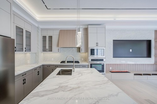 876 Atwater Avenue, Mississauga, ON 