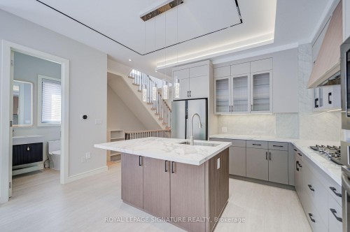 876 Atwater Avenue, Mississauga, ON 
