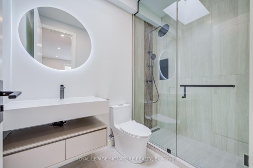 876 Atwater Avenue, Mississauga, ON 