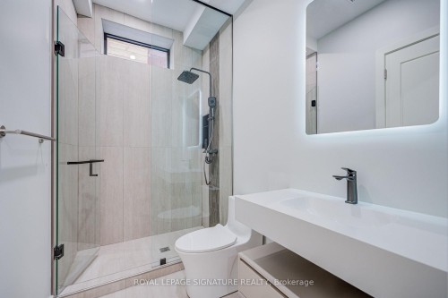 876 Atwater Avenue, Mississauga, ON 