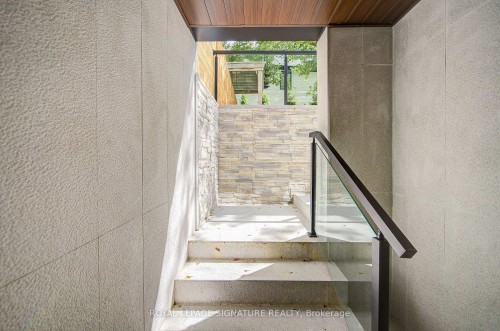 876 Atwater Avenue, Mississauga, ON 