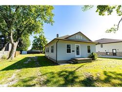 327 BOUFFARD Lasalle, ON N9J 1G3