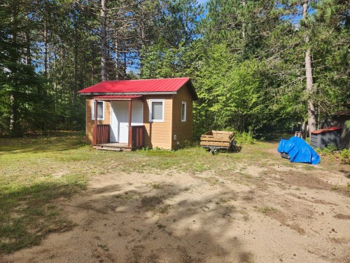 Remise - 102 Ch. Hart, Val-Des-Bois, QC 