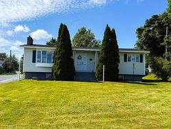 142 Conception Bay Highway  Bay Roberts, NL A0A 1G0