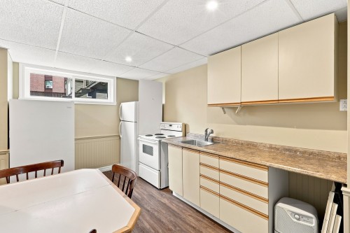 Cuisinette - 85 Rue Plamondon, Saint-Pie, QC 