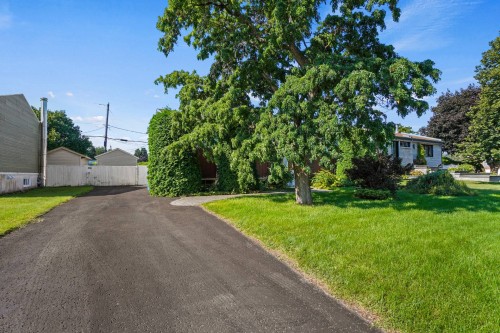Stationnement - 226 Rue Latour, Repentigny (Repentigny), QC 