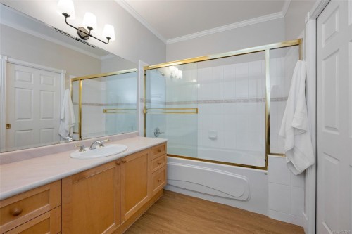 #13-2235 Harbour Rd, Sidney, BC 