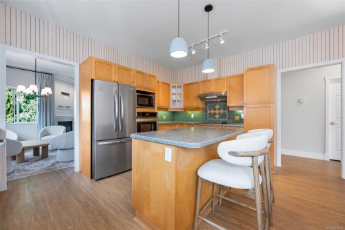 #13-2235 Harbour Rd, Sidney, BC 