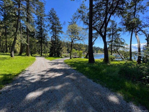 212 Captain Morgans Blvd, Protection Island, BC 