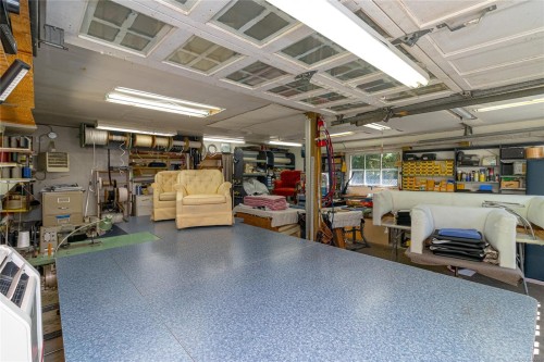 610 Kent Rd, Saanich, BC 