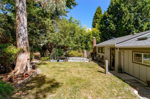 610 Kent Rd, Saanich, BC 