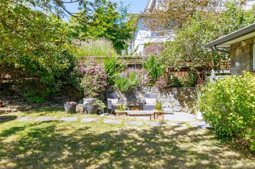 610 Kent Rd, Saanich, BC 