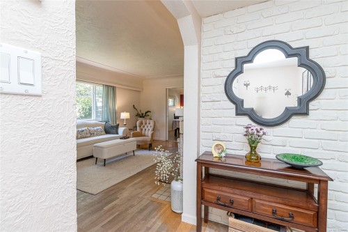 610 Kent Rd, Saanich, BC 