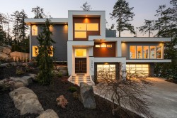 2464 Tryon Rd  North Saanich, BC V8L 5H8