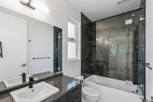 2464 Tryon Rd, North Saanich, BC 
