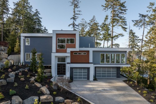 2464 Tryon Rd, North Saanich, BC 