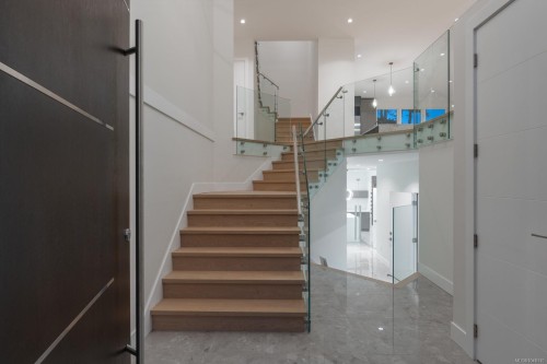 2464 Tryon Rd, North Saanich, BC 