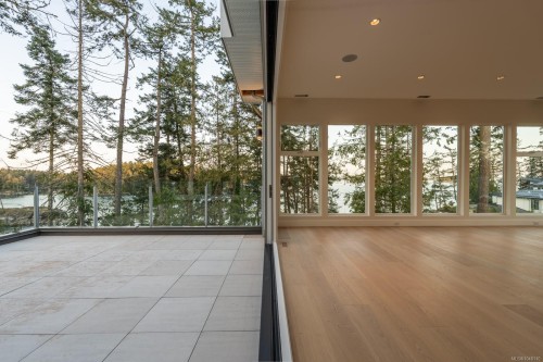 2464 Tryon Rd, North Saanich, BC 